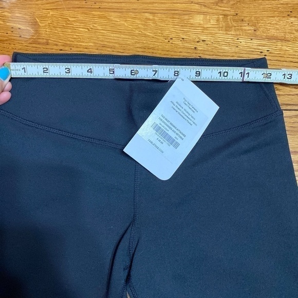 Fabletics Salar Crop Leggings Cropped Athletic Fitness Workout Women XS NWT. - Picture 5 of 9